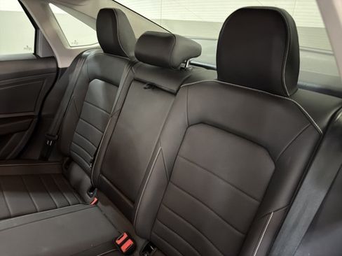 Used 2023 Volkswagen Jetta SE FWD image 7