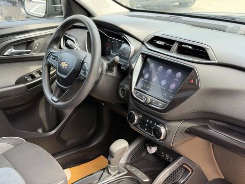 Used 2023 Chevrolet TrailBlazer LT w/ Convenience Package FWD image 8