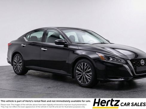 Used 2025 Nissan Altima 2.5 SV FWD image 1