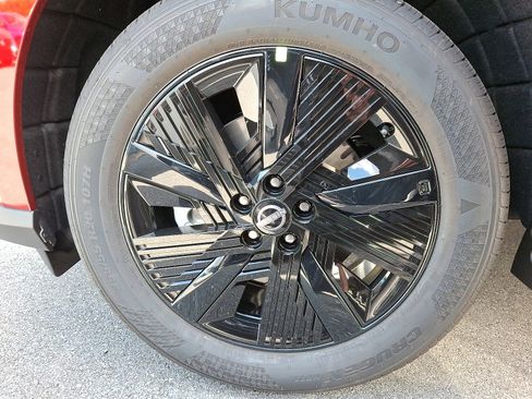 New 2025 Nissan Murano SV image 4