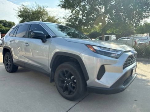 Used 2025 Toyota RAV4 LE FWD image 16