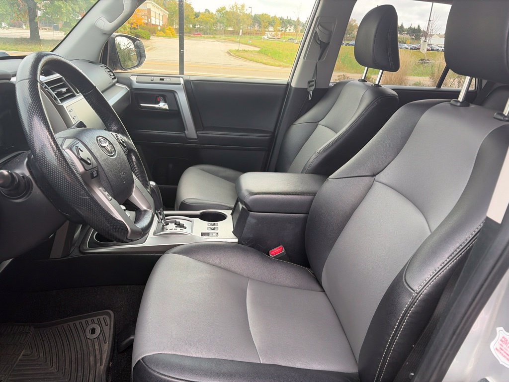 Used 2023 Toyota 4Runner SR5 Premium AWD/4WD image 4