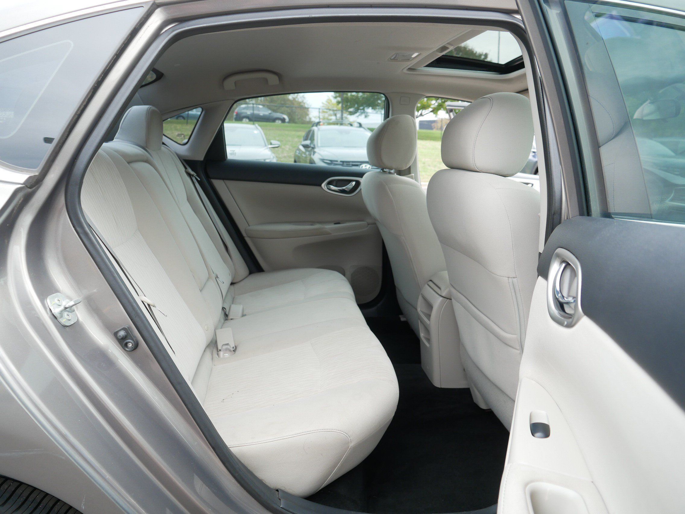 Used 2015 Nissan Sentra SV w/ Style Package FWD image 18