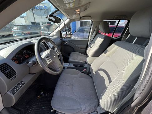 Used 2019 Nissan Frontier SV w/ Value Truck Package image 4