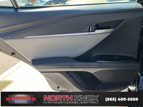 Used 2025 Toyota Camry LE image 15