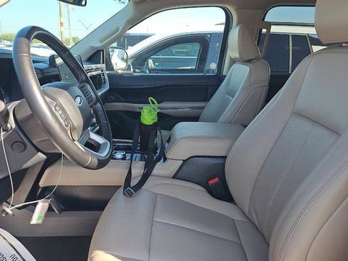 Used 2024 Ford Expedition Max XLT image 5