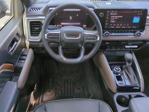Used 2023 GMC Canyon Denali image 16