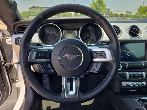 Used 2017 Ford Mustang GT RWD image 18