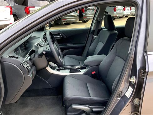 Used 2016 Honda Accord LX image 8