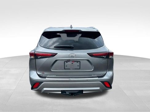 Certified 2026 Toyota Highlander Platinum AWD/4WD image 6