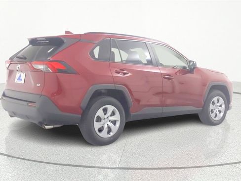 Used 2019 Toyota RAV4 LE image 2