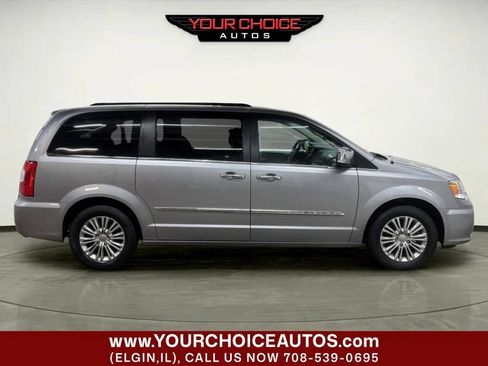 Used 2015 Chrysler Town & Country Touring-L w/ Driver Convenience Group FWD image 6