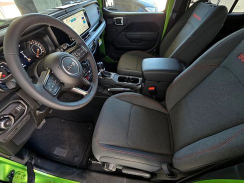 New 2025 Jeep Wrangler Unlimited Rubicon w/ Steel Bumper Group image 18