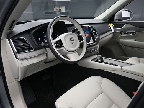 New 2025 Volvo XC90 B5 Plus w/ Protection Package Premier image 16