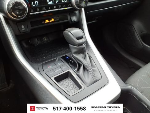 Used 2024 Toyota RAV4 XLE FWD image 22