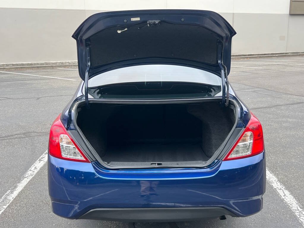 Used 2018 Nissan Versa SV FWD image 15