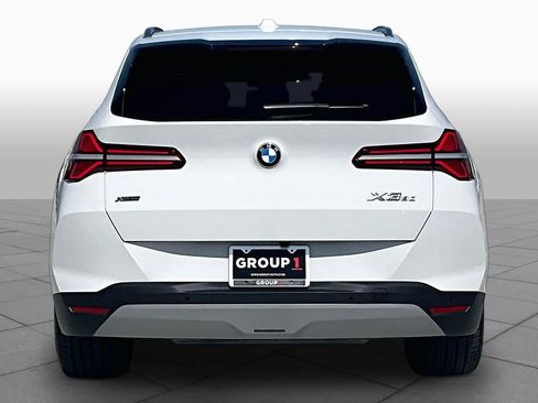 Used 2025 BMW X3 xDrive30i w/ Premium Package AWD/4WD image 4