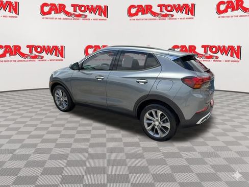 Used 2022 Buick Encore GX Essence w/ Experience Buick Package FWD image 6