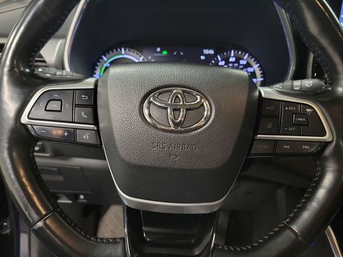 Used 2022 Toyota Highlander Platinum image 18