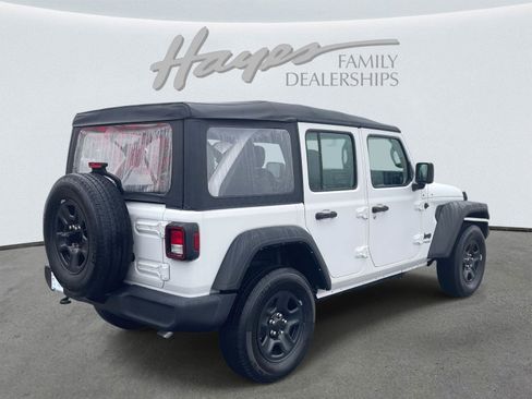 Used 2022 Jeep Wrangler Unlimited Sport image 3