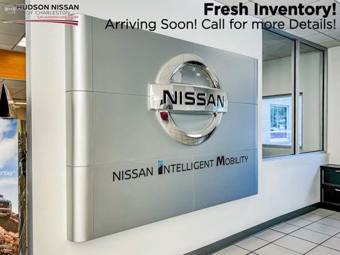 Used 2023 Nissan Frontier SV image 27