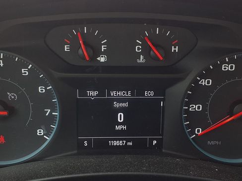 Used 2018 Chevrolet Equinox LT FWD image 13