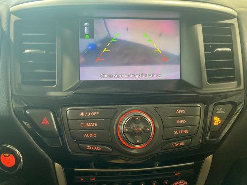 Used 2017 Nissan Pathfinder SV AWD/4WD image 22