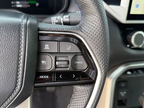 Used 2025 Toyota Tundra Platinum image 18