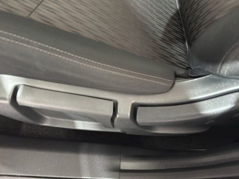 Used 2020 Nissan Rogue S image 18