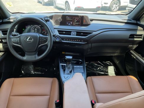 Used 2022 Lexus UX 250h w/ Accessory Package (Z2) AWD/4WD image 15