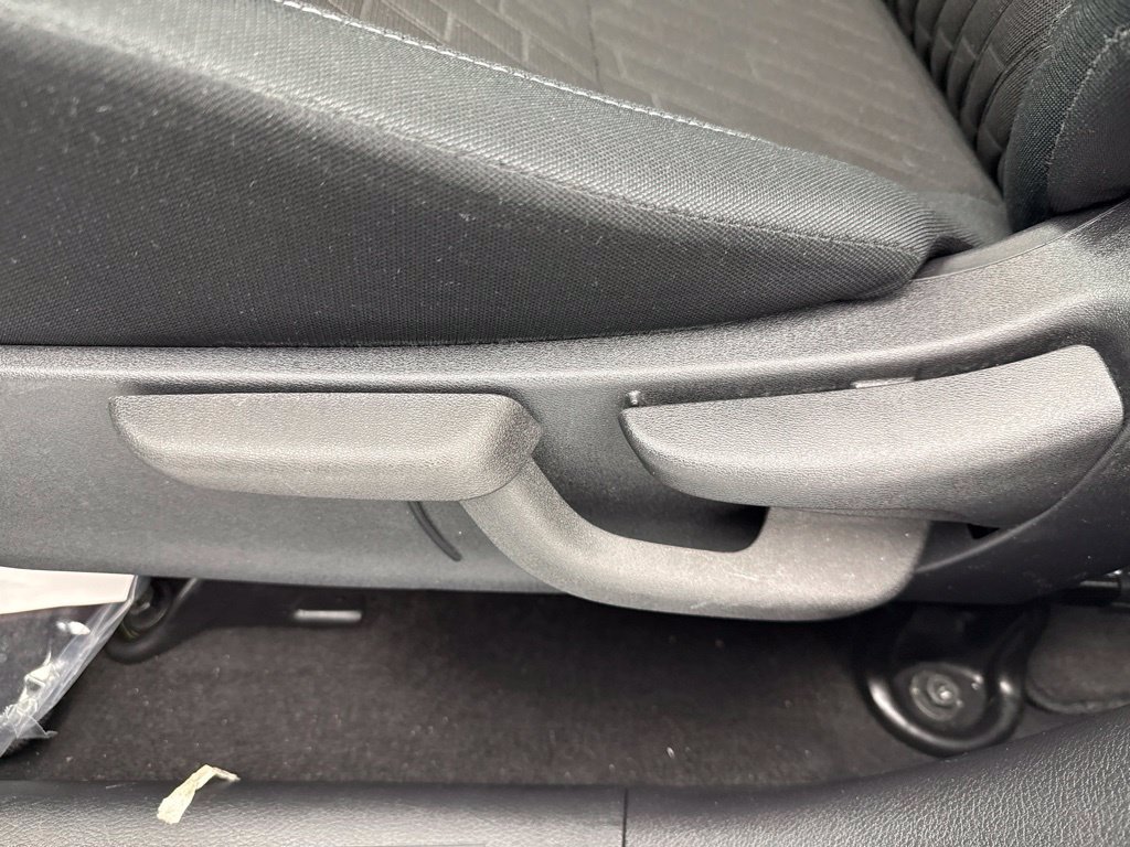 Used 2023 Nissan Kicks SV FWD image 18