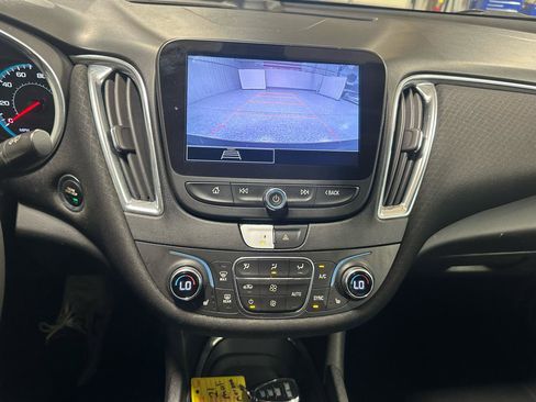 Used 2021 Chevrolet Malibu LT FWD image 31