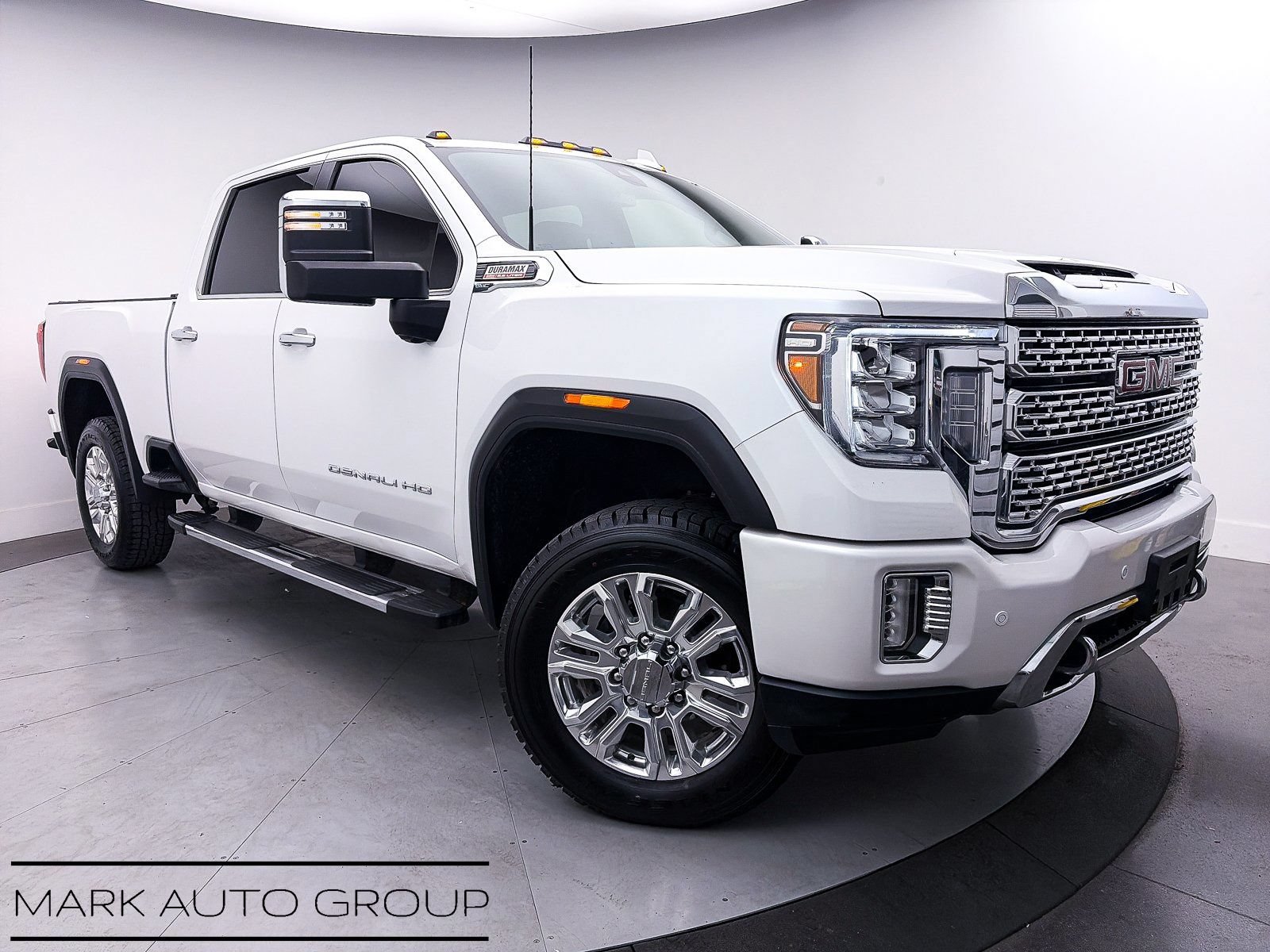 Used 2022 GMC Sierra 2500 Denali AWD/4WD image 1