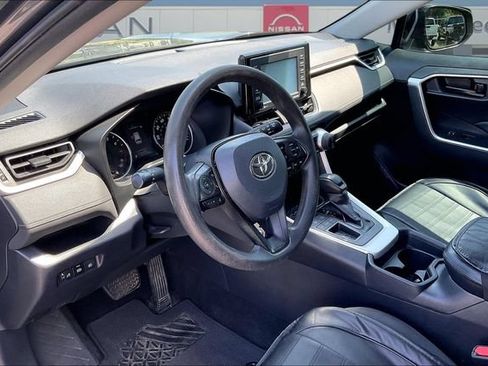 Used 2020 Toyota RAV4 LE FWD image 16