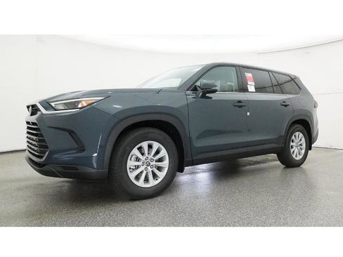 New 2026 Toyota Grand Highlander XLE FWD image 17