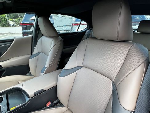 New 2025 Lexus ES 350 w/ Premium Package image 15