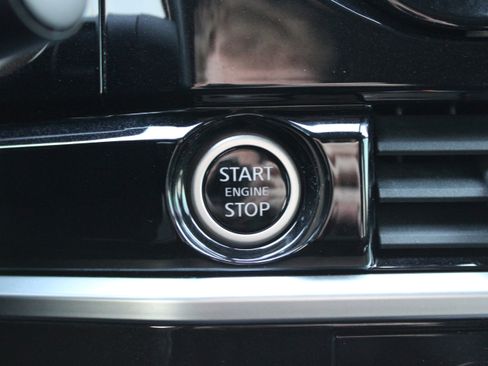 Certified 2022 Nissan Pathfinder SV image 18