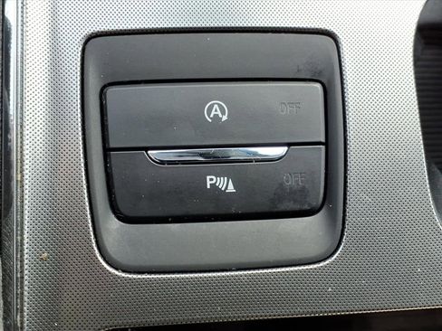 Used 2024 Ford Edge Titanium image 19