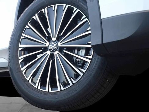 New 2025 Volkswagen Tiguan S image 3