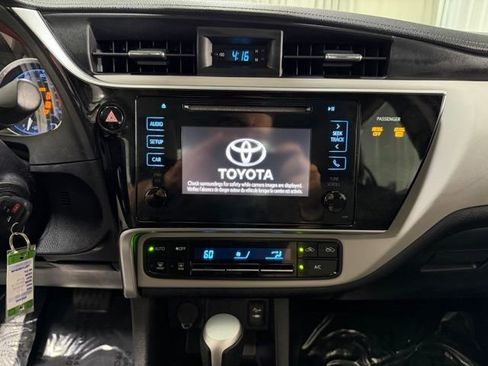 Used 2017 Toyota Corolla LE w/ Carpet Mat Package (TMS) FWD image 13