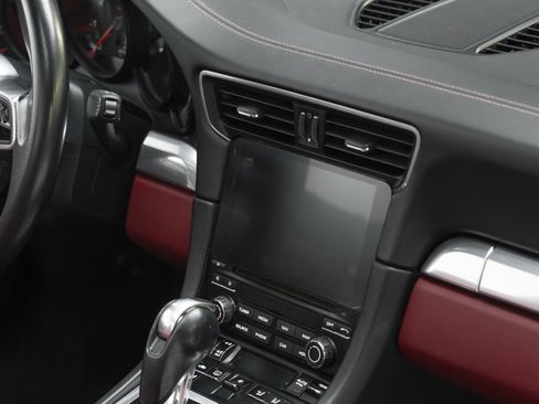 Used 2019 Porsche 911 Carrera image 32