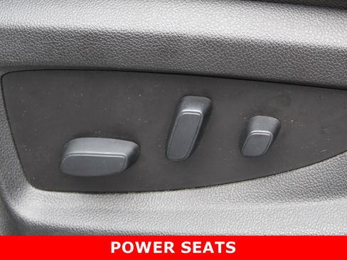 Used 2019 Chevrolet Suburban LT image 14