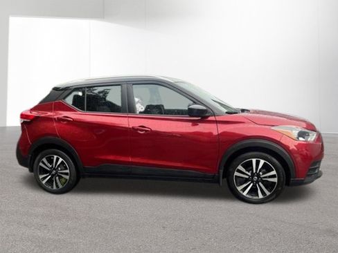 Used 2018 Nissan Kicks SV FWD image 22
