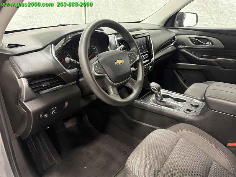 Used 2021 Chevrolet Traverse LS AWD/4WD image 3