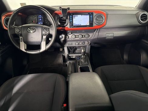 Used 2019 Toyota Tacoma TRD Off-Road image 23