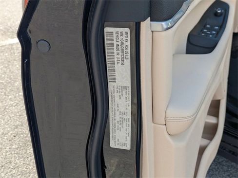 New 2026 Jeep Grand Cherokee Limited w/ Luxury Tech Group II image 39