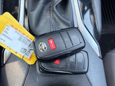 Used 2024 Toyota Corolla Cross AWD Hybrid w/ Moonroof Package image 12
