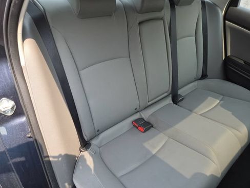 Used 2018 Honda Civic EX image 18