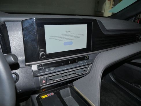 Certified 2025 Toyota Camry SE image 24