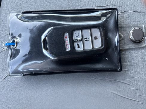 Used 2017 Honda CR-V Touring image 36